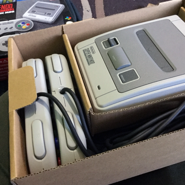SNES Classic Mini PAL Edition (UK, EUR, AUS) - Image 2