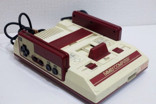 Nintendo Famicom Console Bundle [Japan Import] With 32 Original Cartridge Games - Image 2